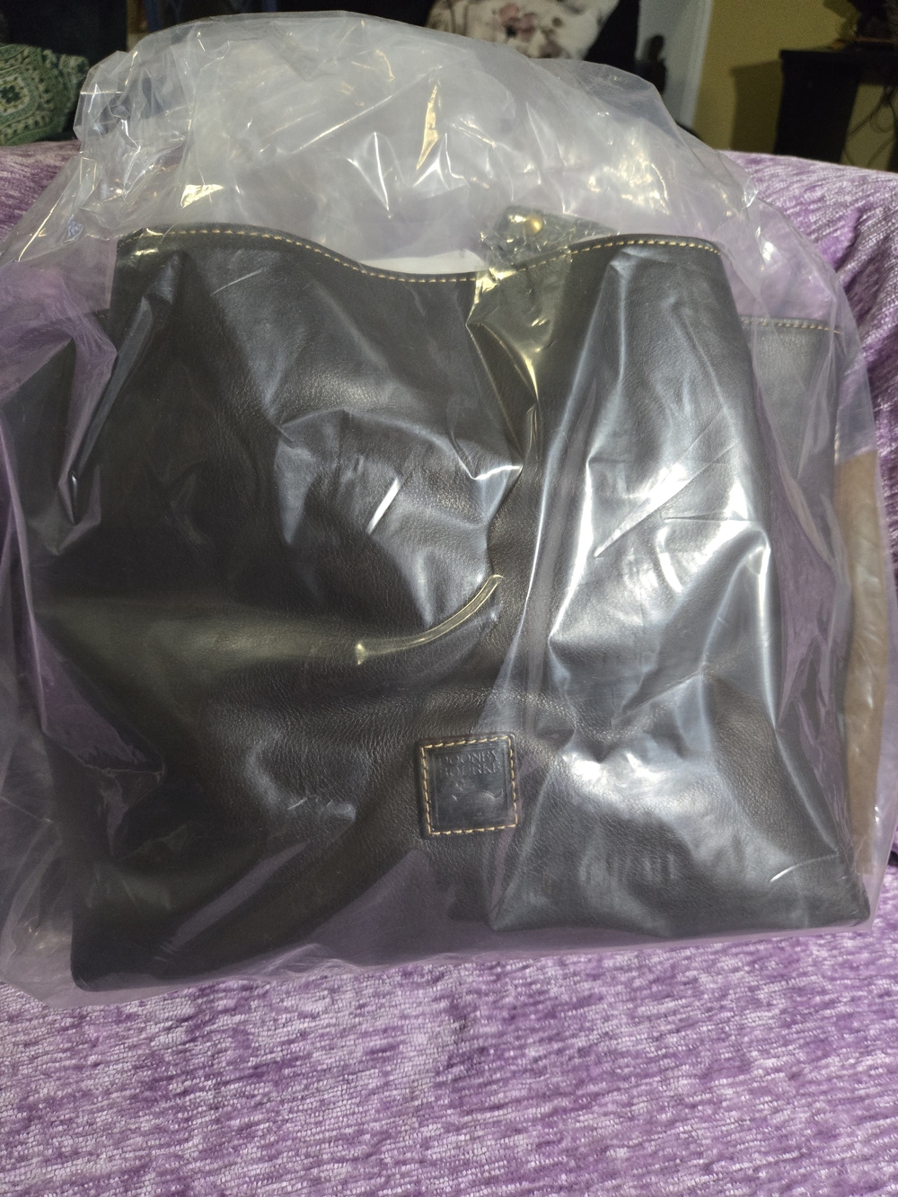 RARE. Dooney & Bourke Lrg Florentine Flynn T'MORO Brown Leather  Bag.💗  NWOT